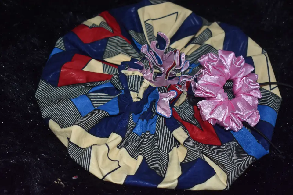 Medium African Print Satin Bonnet (Navy, Red)