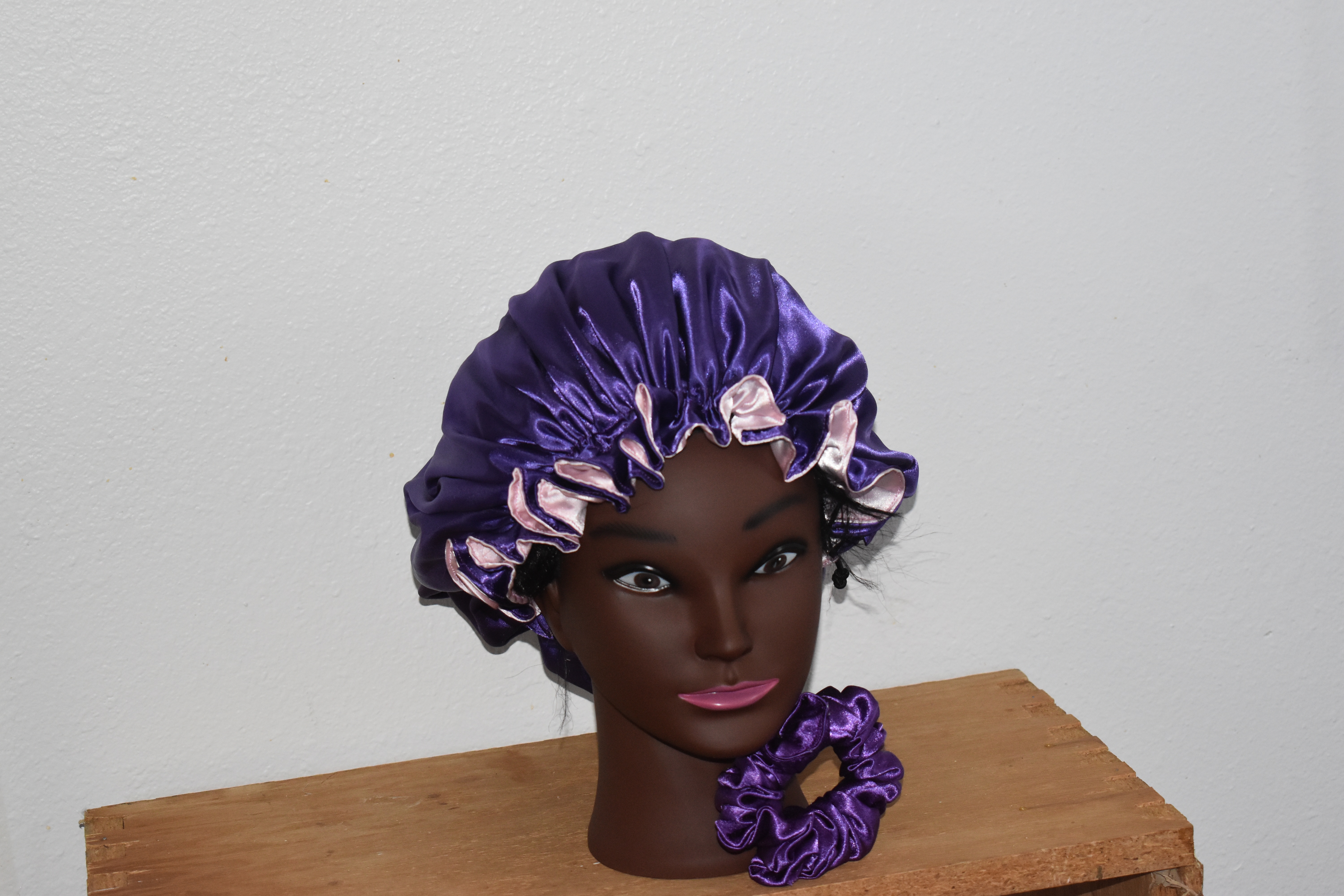 Medium Royal Purple/Pink Satin Bonnet photo 3