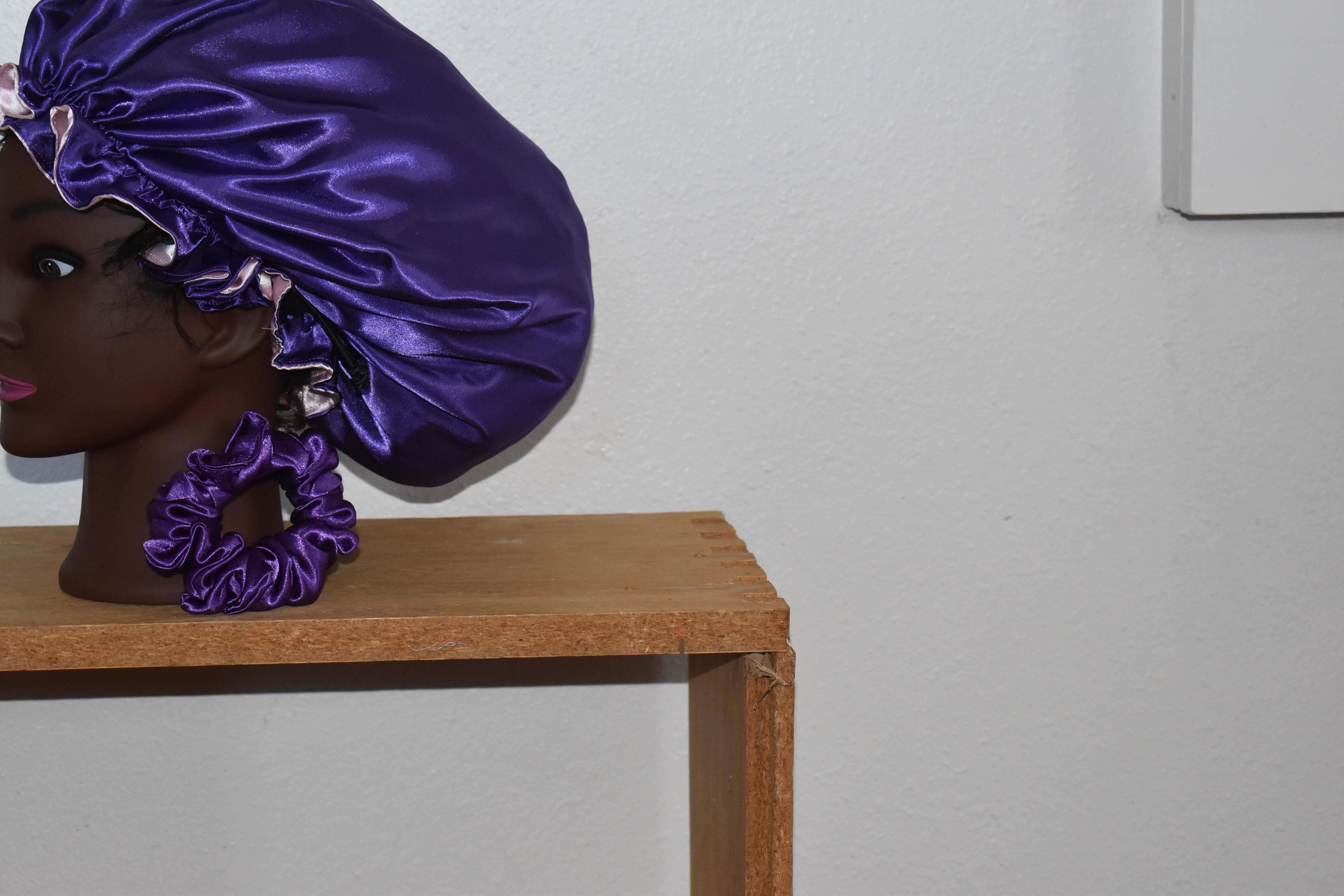 Medium Royal Purple/Pink Satin Bonnet photo 2