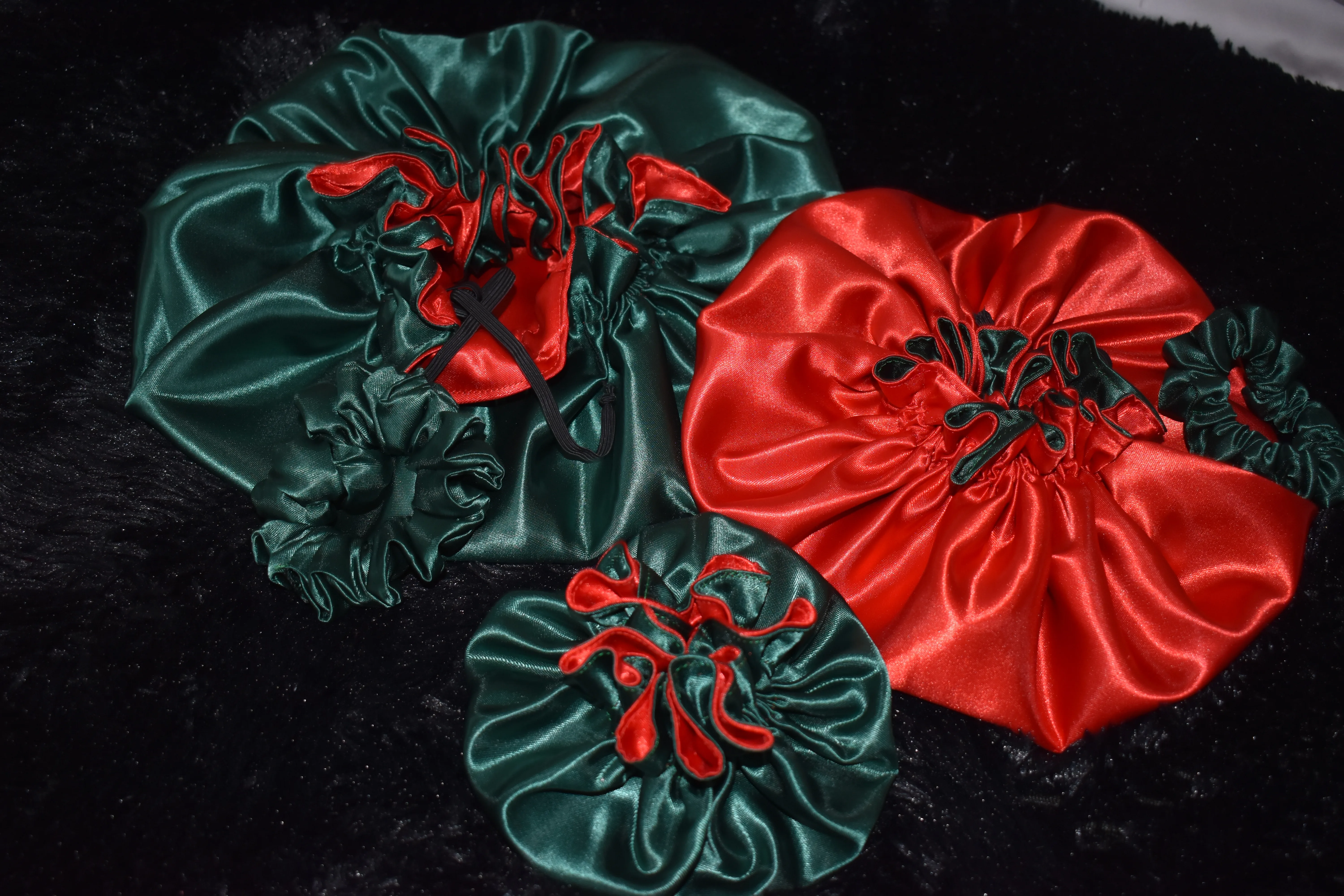 The Holly Berry Bonnet Set (Mommy, Me & Dolly)"