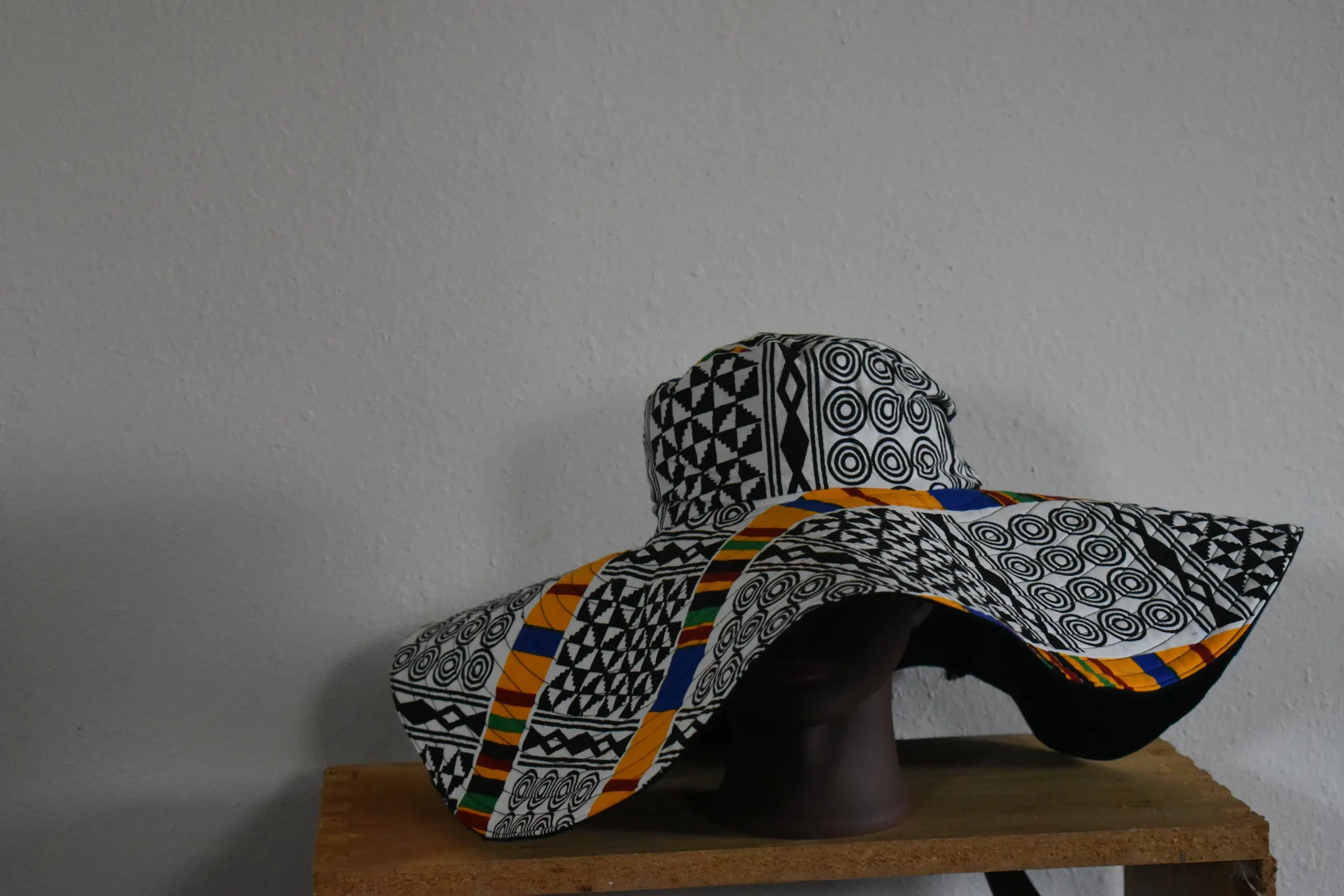 Reversible Wide Brim Graphic Sun Hat XXL photo 2
