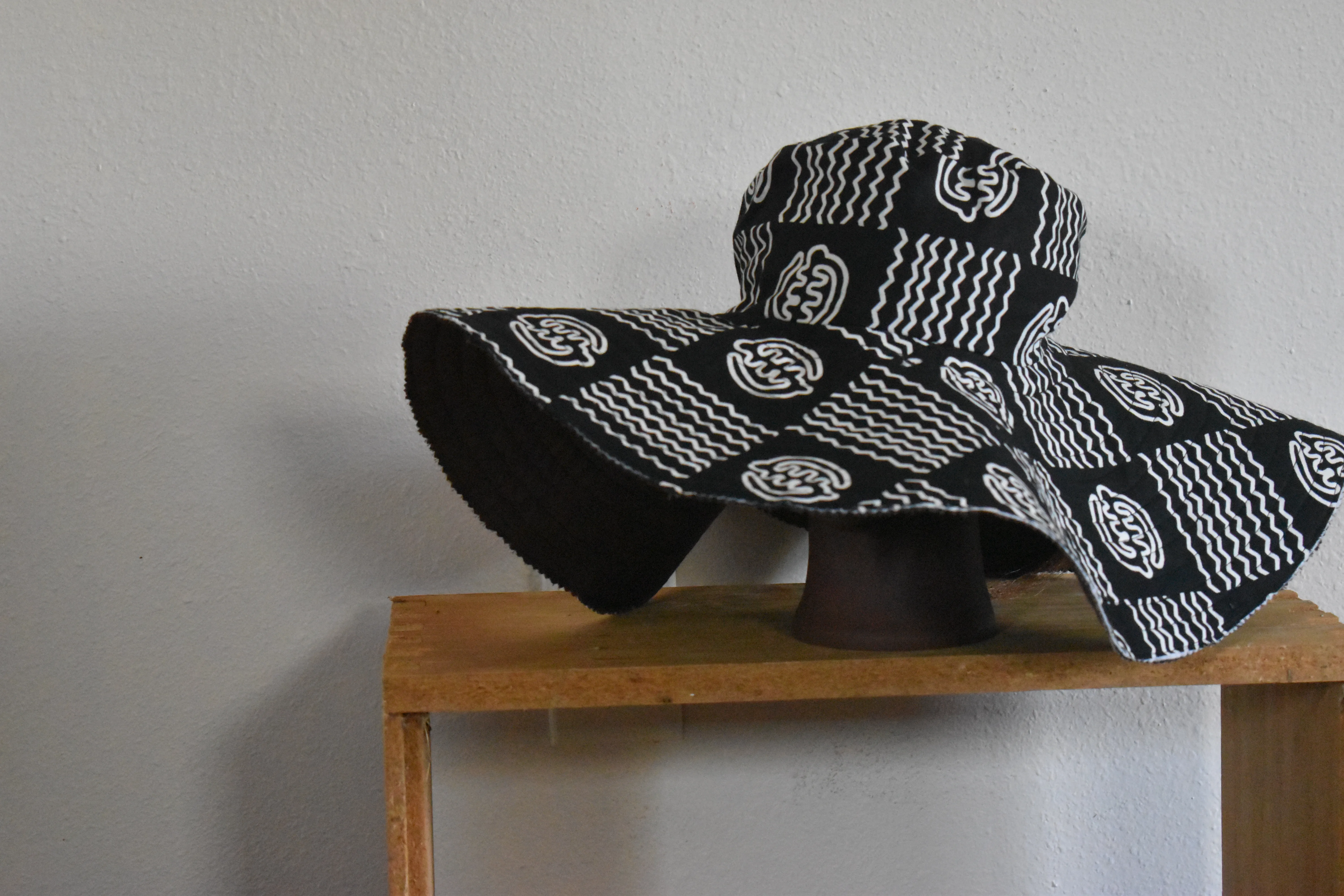 Reversible Wide Brim  Adinkra Sun Hat XXL photo 2