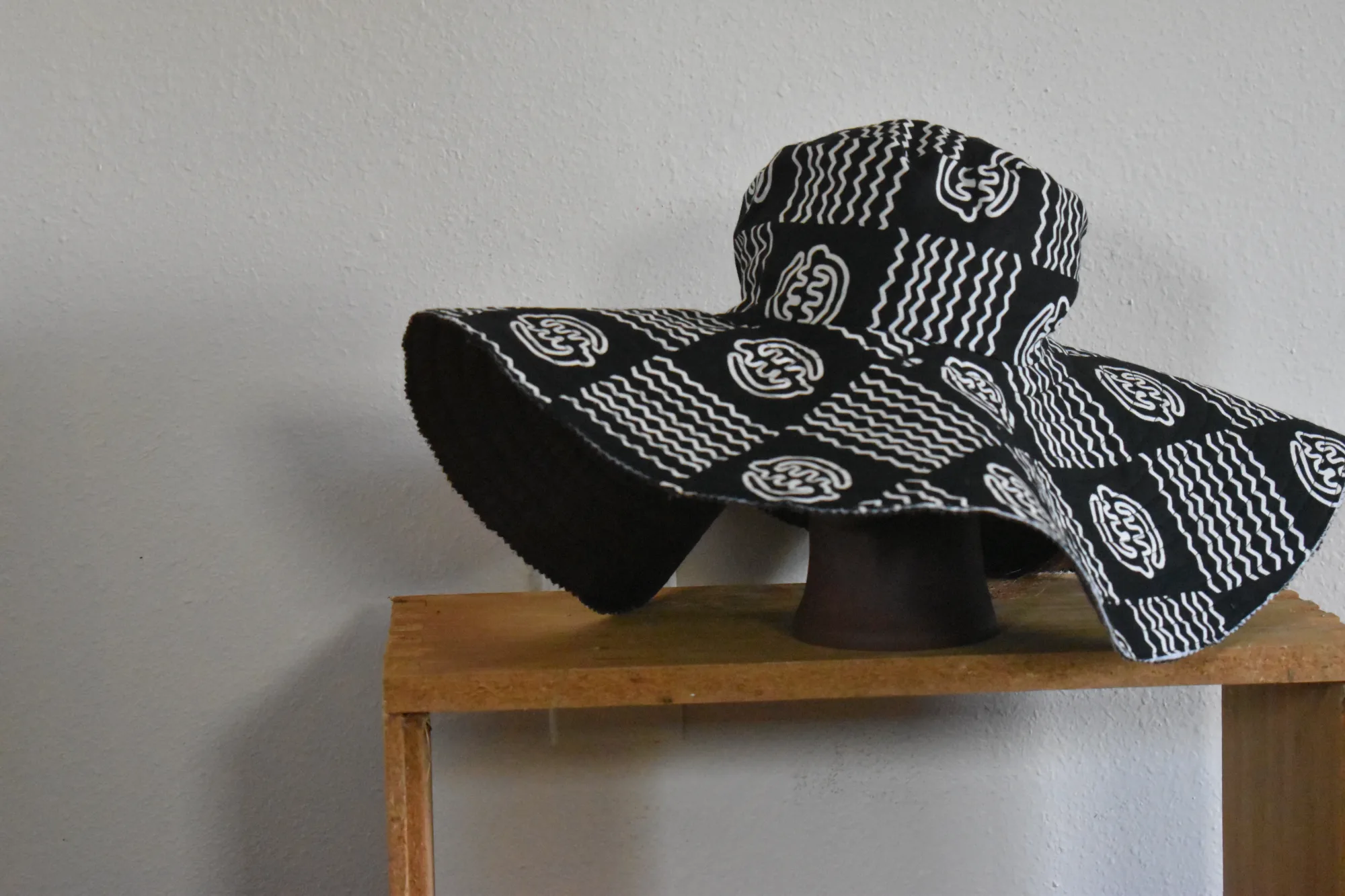 Reversible Wide Brim  Adinkra Sun Hat XXL photo 2