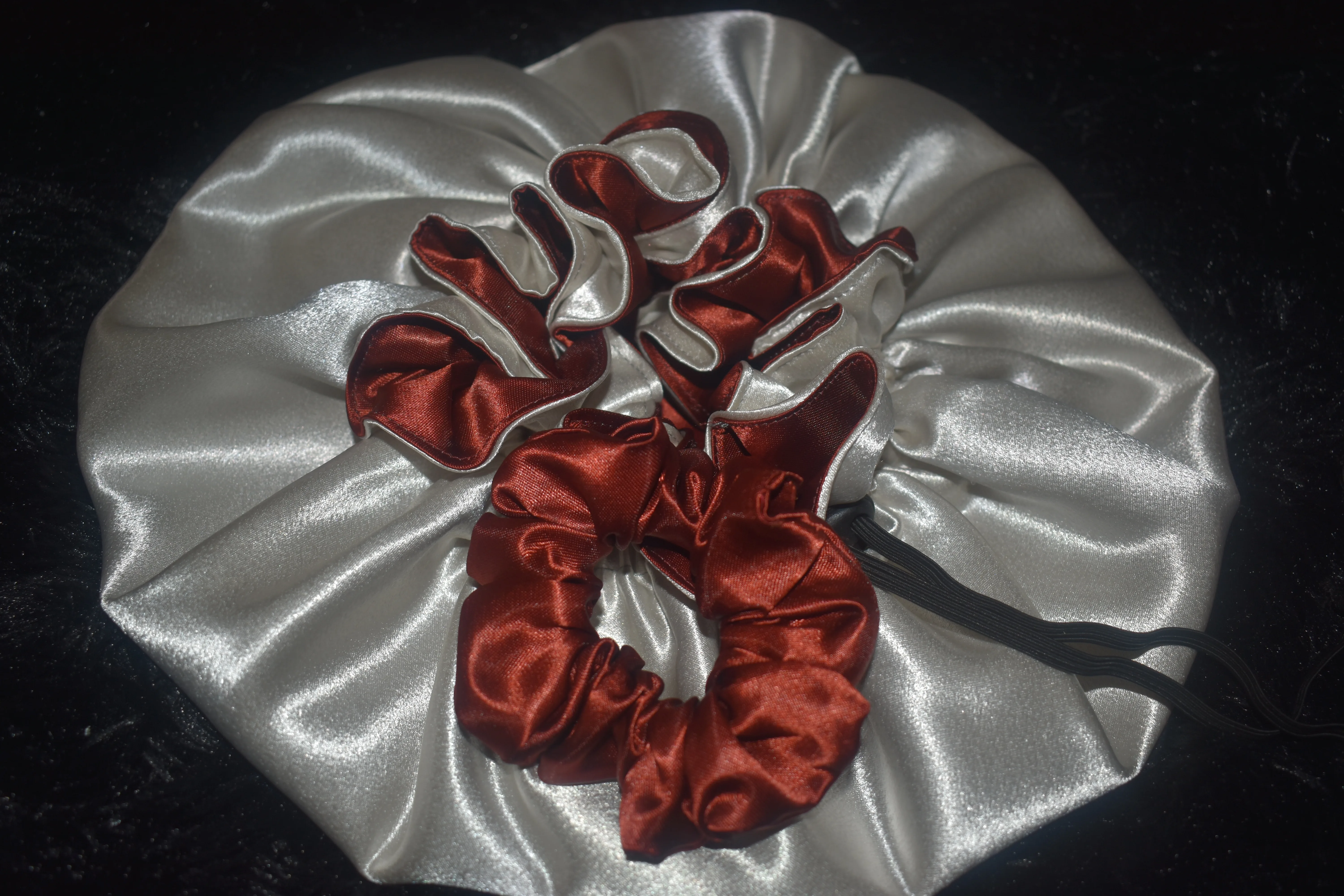 The Dreamscape Luxe Collection-(Crimson Crush Bonnet Set) photo 5