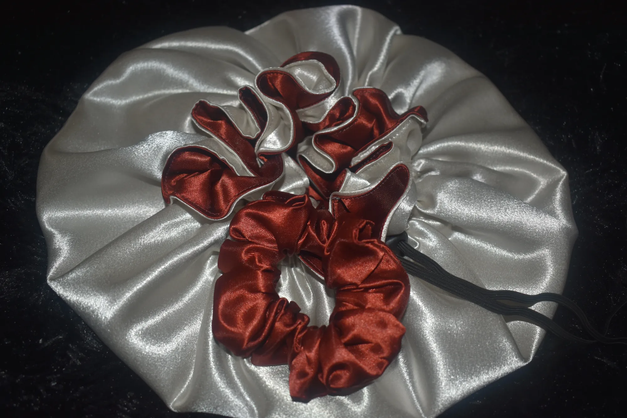 The Dreamscape Luxe Collection-(Crimson Crush Bonnet Set) photo 5