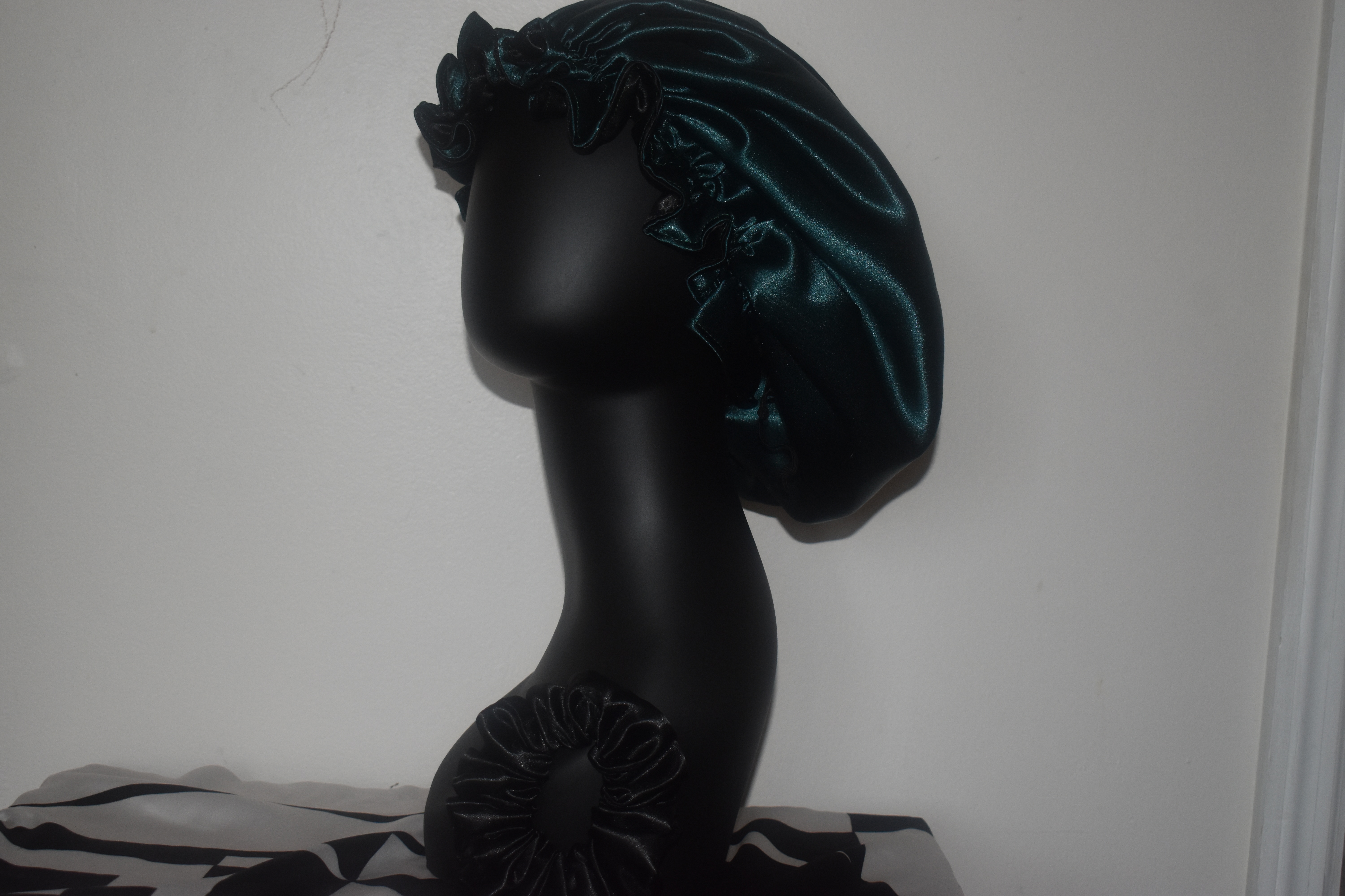 The Dreamscape Luxe Collection-(Onyx Oasis Bonnet Set) photo 3