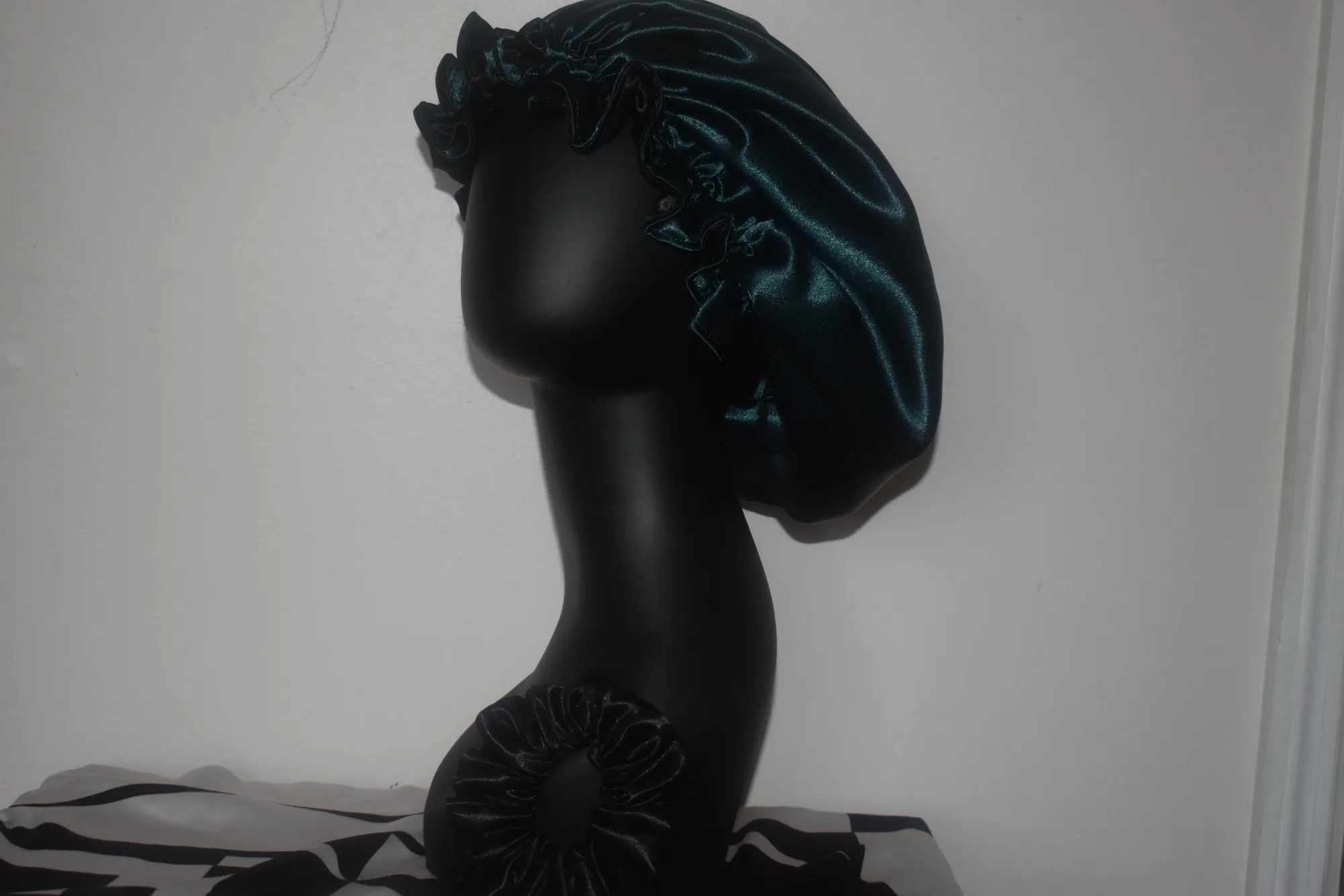 The Dreamscape Luxe Collection-(Onyx Oasis Bonnet Set) photo 3