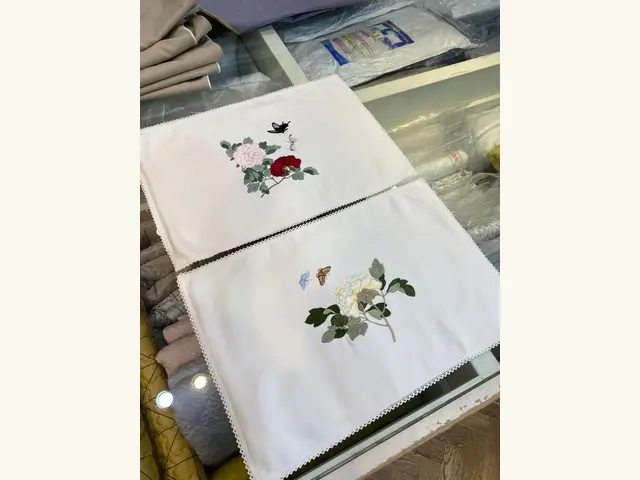 부전나비와 목단 러너