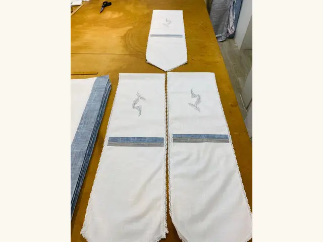 풀잎들 블루그레이 육각형 러너