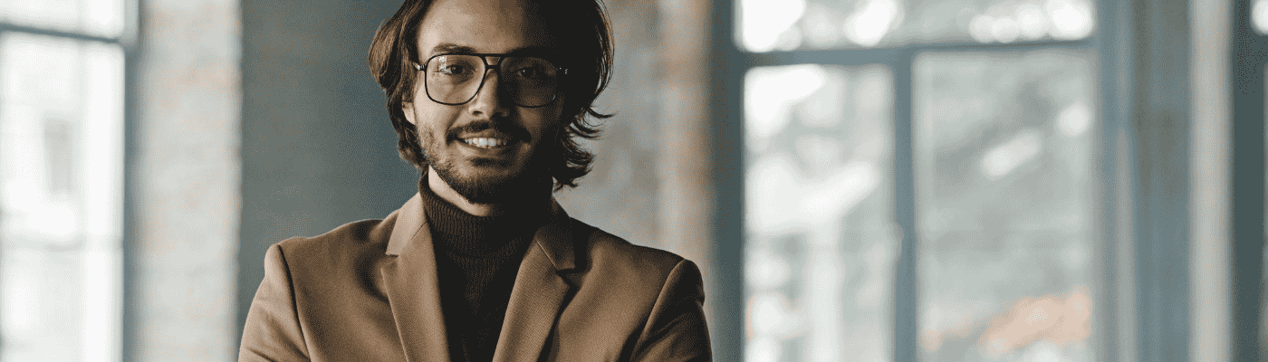 Documentos legais sobre uma mesa