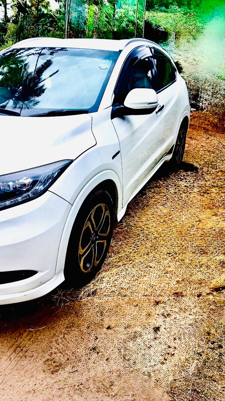 Honda Vezal view 3