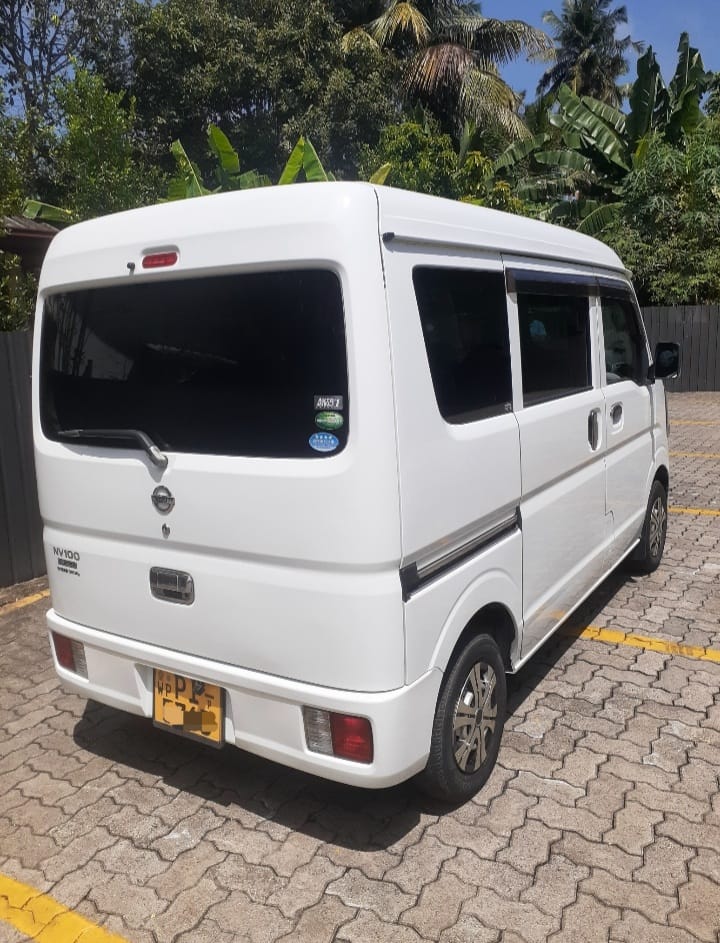 Nissan Clipper view 4