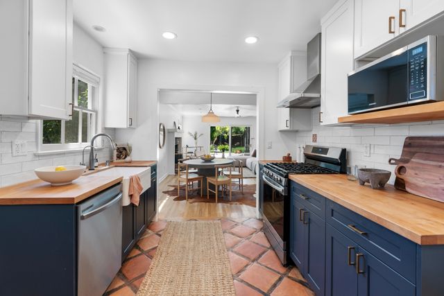14140 Lemay Street-11