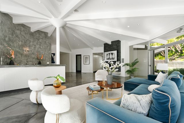 2226 San Ysidro Dr-15