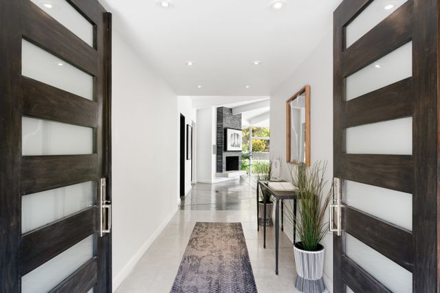 2226 San Ysidro Dr-4