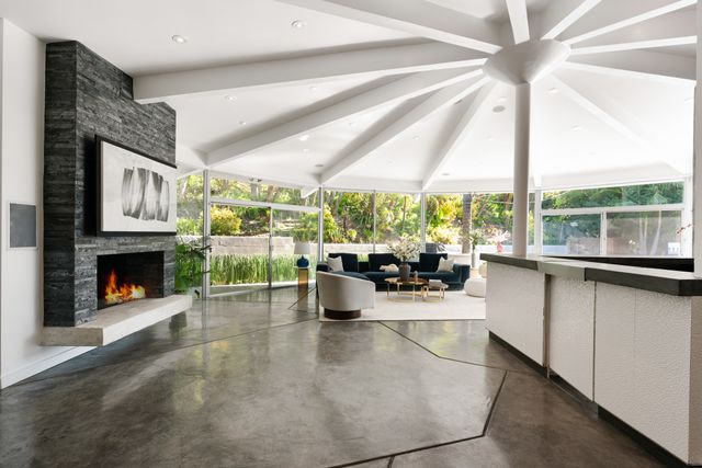 2226 San Ysidro Dr-7