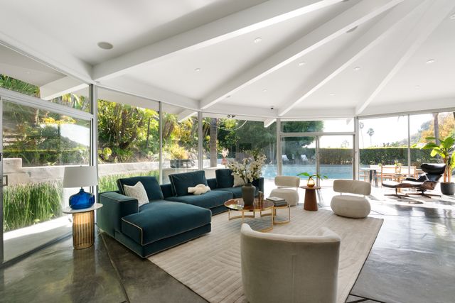 2226 San Ysidro Dr-9
