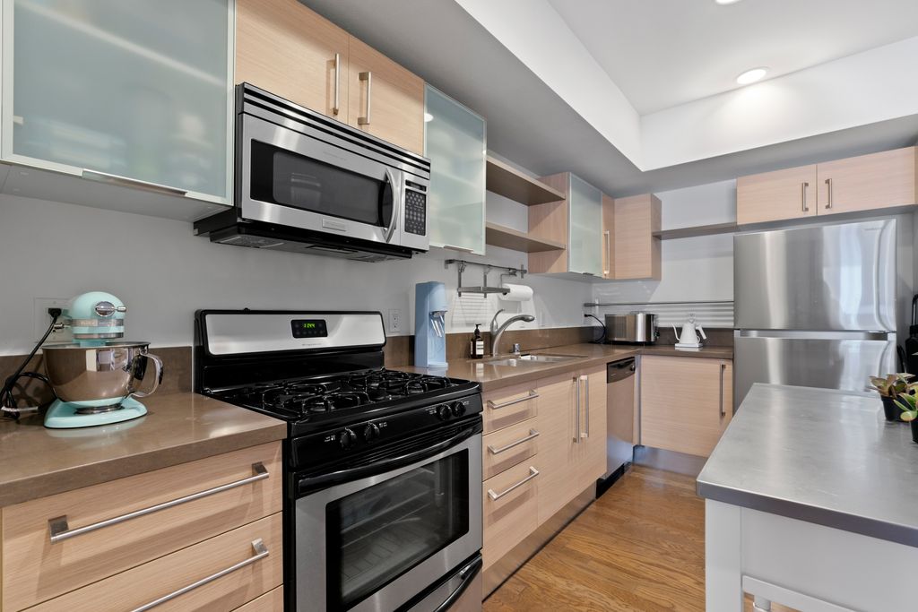 1234 Wilshire Blvd-5