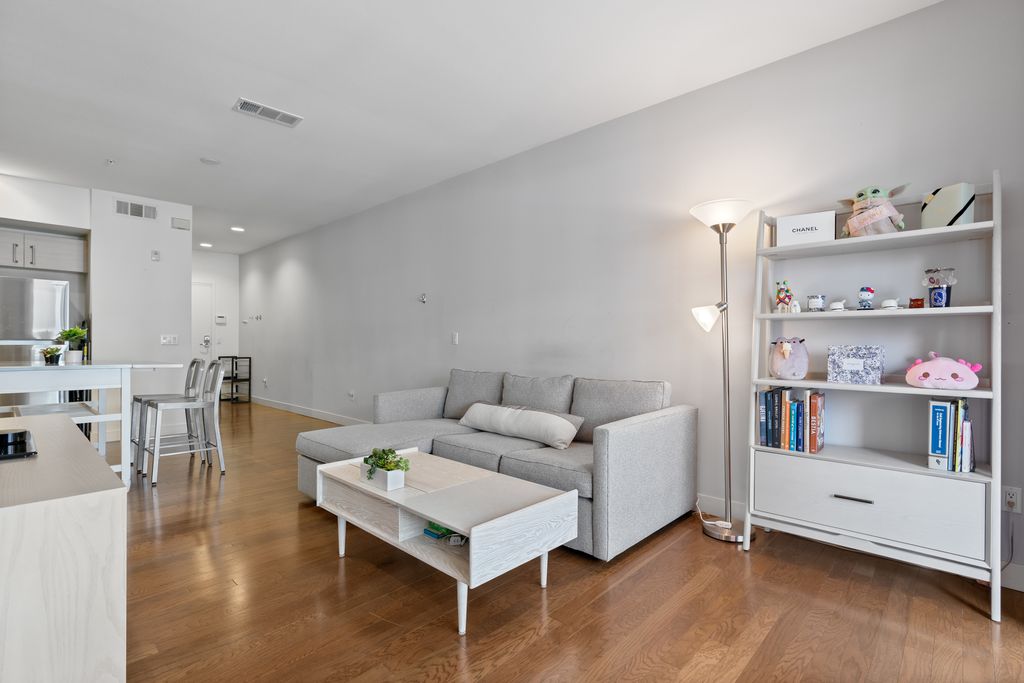 1234 Wilshire Blvd-7