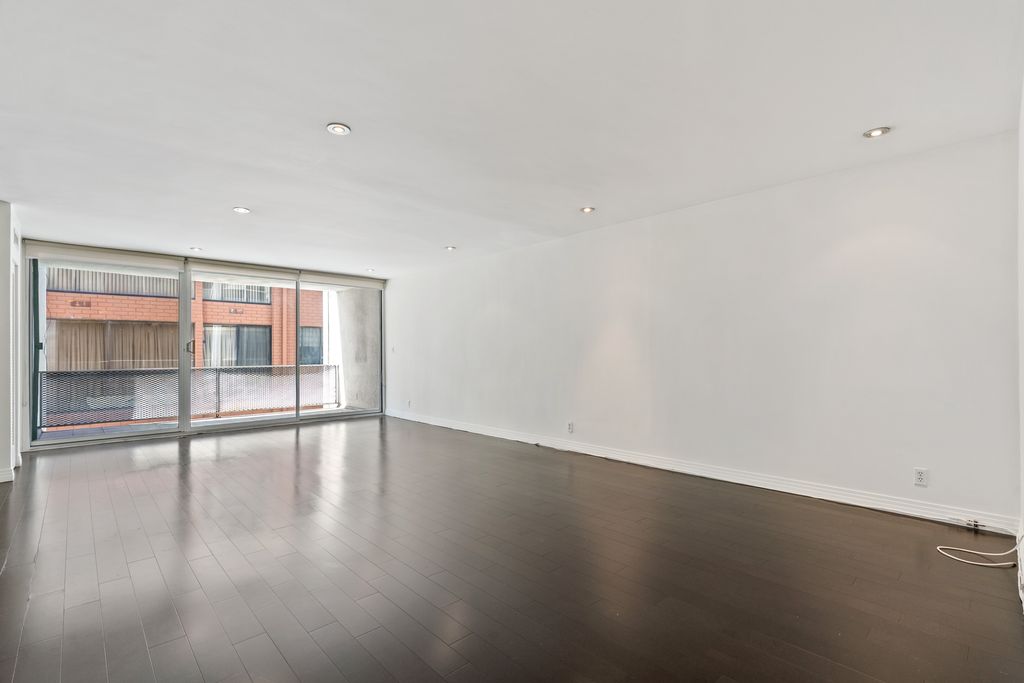 131 N Gale Dr APT 2B-2