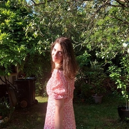Emilie Flores's profile photo