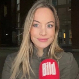 Katie Pfleghar's profile photo