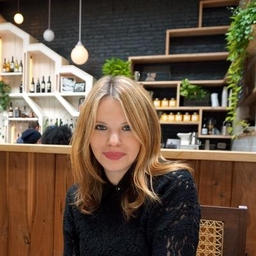 Hillary Reinsberg's profile photo