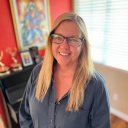 Lorraine Roe's profile photo