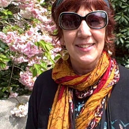 Lisa Vives's profile photo