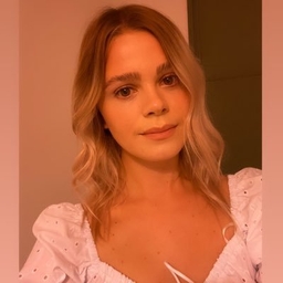 Elly Blake's profile photo