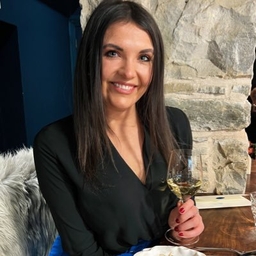 Julia Bryce's profile photo