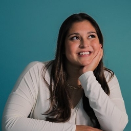 Luz Corona's profile photo