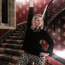 Lizzy Dening's profile photo