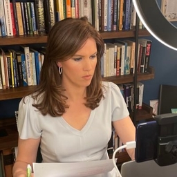 Kelly Evans's profile photo
