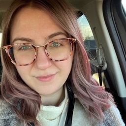 Erin Bezovie's profile photo