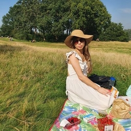 Emily Mee's profile photo