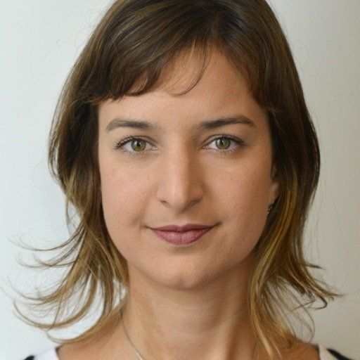 Julia Carneiro's profile photo