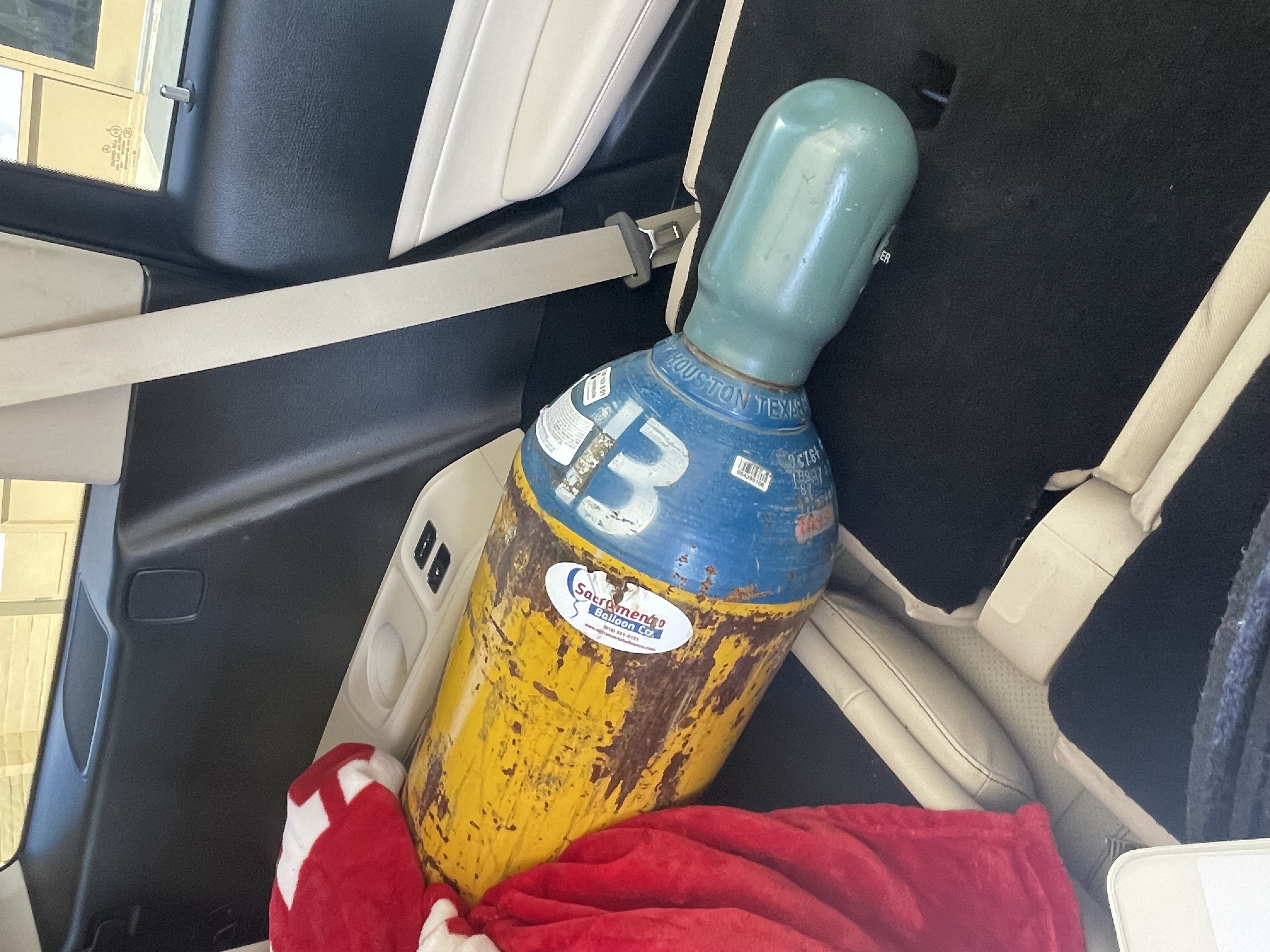 Acquiring helium photo 2