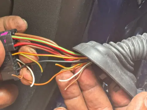 Broken wire harness in Audi TT driver door causing airbag warning light – common fault linked to crash sensor G179 (code 01221)