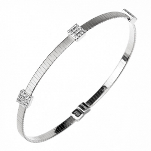 Esclava linea Premium, hilo retorcido, color blanca, satinada, con apliques cuadrados de piedras 