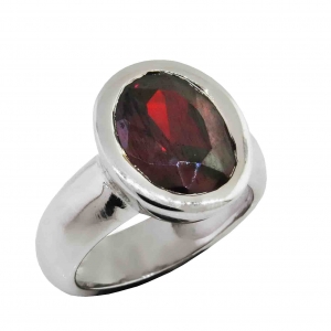 Anillo class oval platabella vertical chico rojo facetado