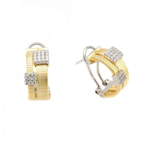 Par aros linea premium, amarillos, doble hilo retorcido, con apliques cuadrados pavee. Cierre perno y clip