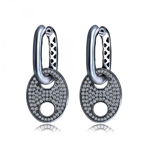 Par aros argollas rodio negro, ovaladas, con dije pavee