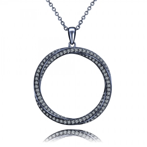 Conjunto circulo entrelazado con piedras, rodio negro. Largo cadena 40 con alargue a 45 cm