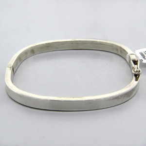 pulsera esclava avellana chata con visagra, cierre cajon