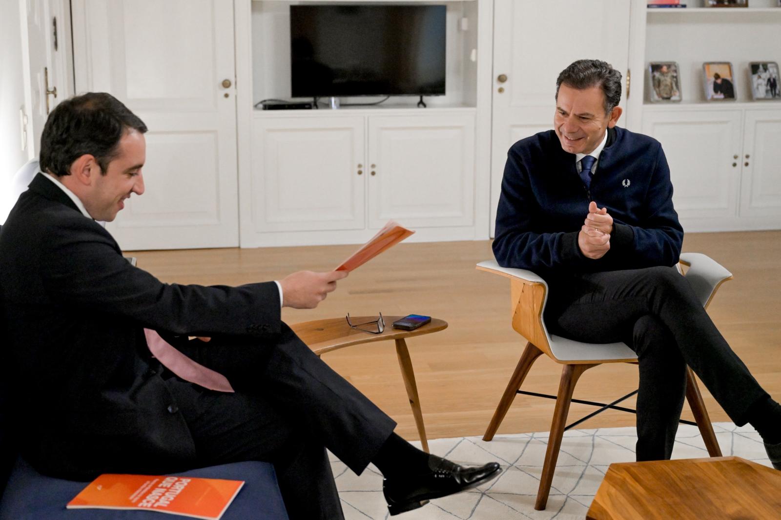 Presidente da JSD reúne com Primeiro-Ministro para apresentar “Portugal que Nasce”