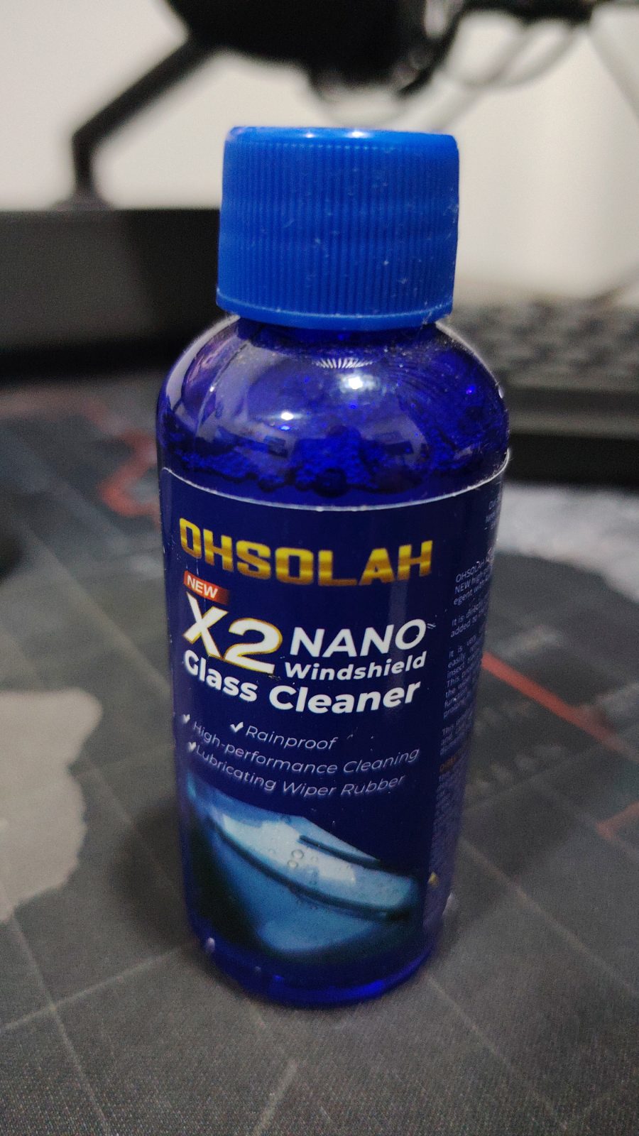 Windshield glass cleaner