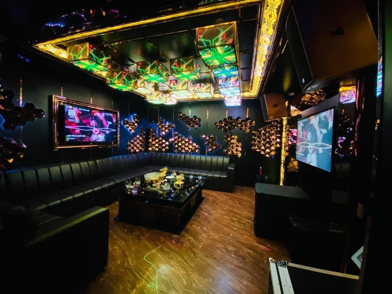 峴港 A KTV