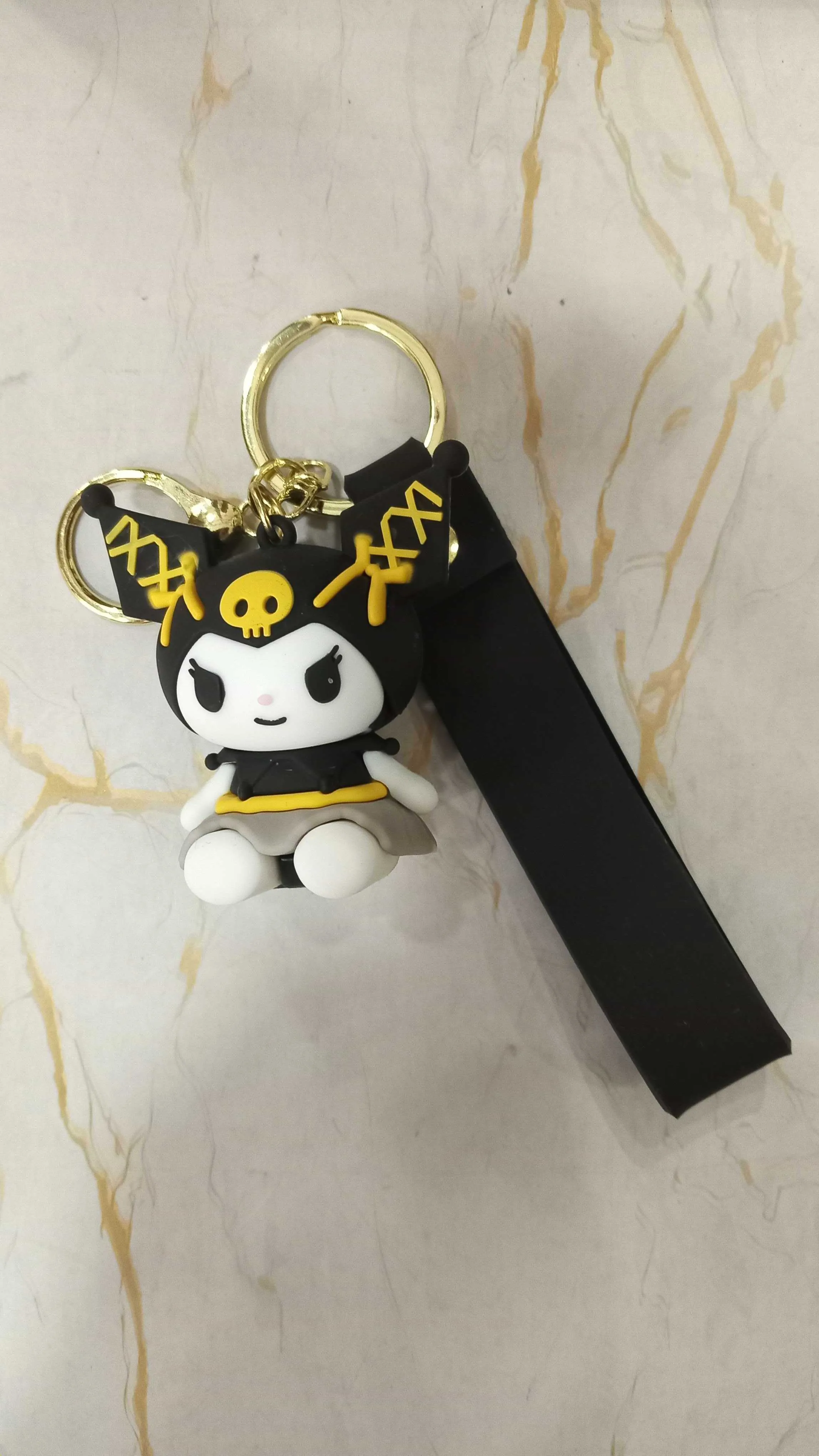 Llavero Kuromi: ¡Añade un toque rebelde y adorable a tu día a día!