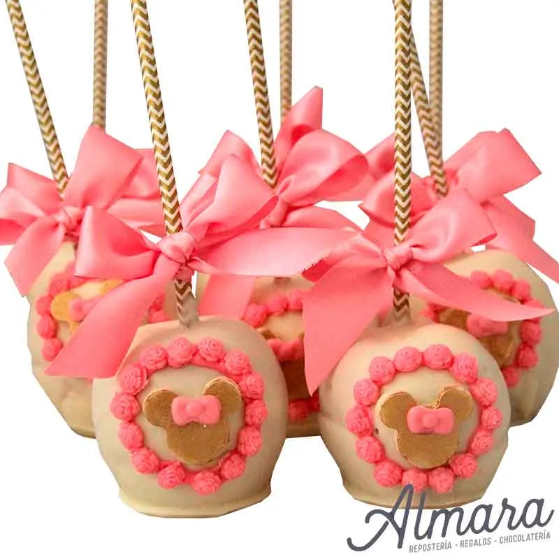 Manzana Cubierta y decorada con chocolate
